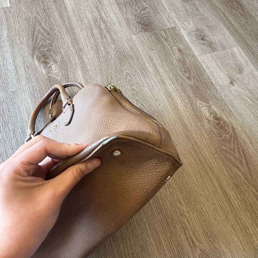 Tory Burch Robinson Tan Leather Satchel - Picture 8 of 16